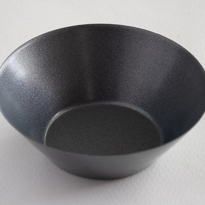 Nonstick egg tart cup with a smooth interior and sloping sides