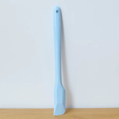 Blue TIGERCROWN CakeLand small silicone spatula, 25.7 cm