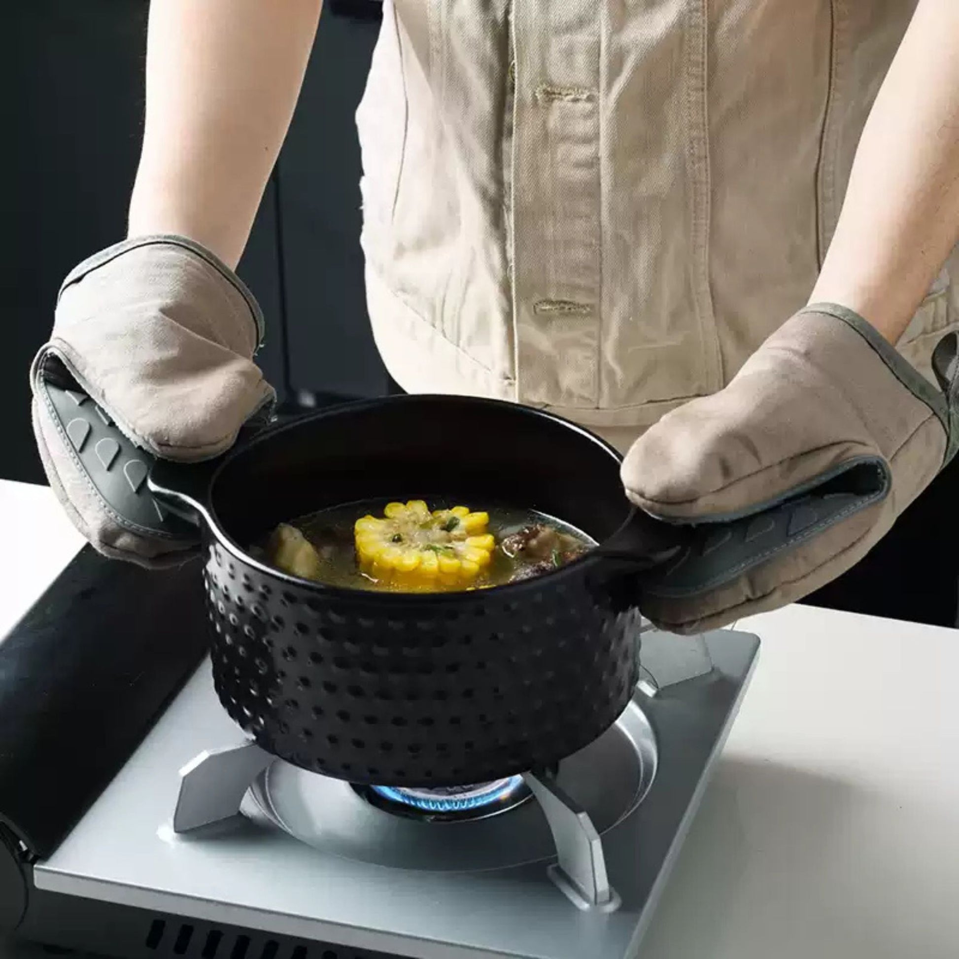 Silicone Oven Mitts & Pot Holder, alternate view 6